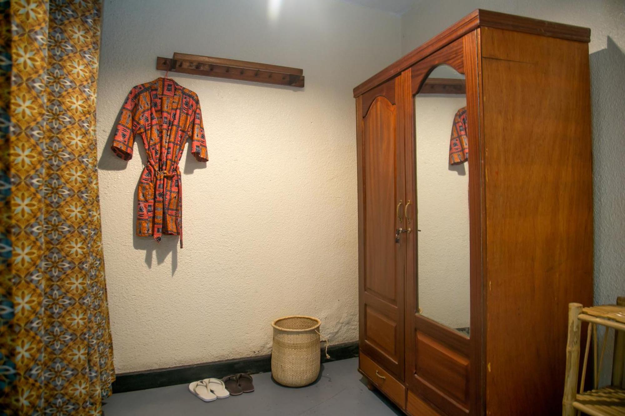 Karisimbi Cave Resort Рухенгери Екстериор снимка