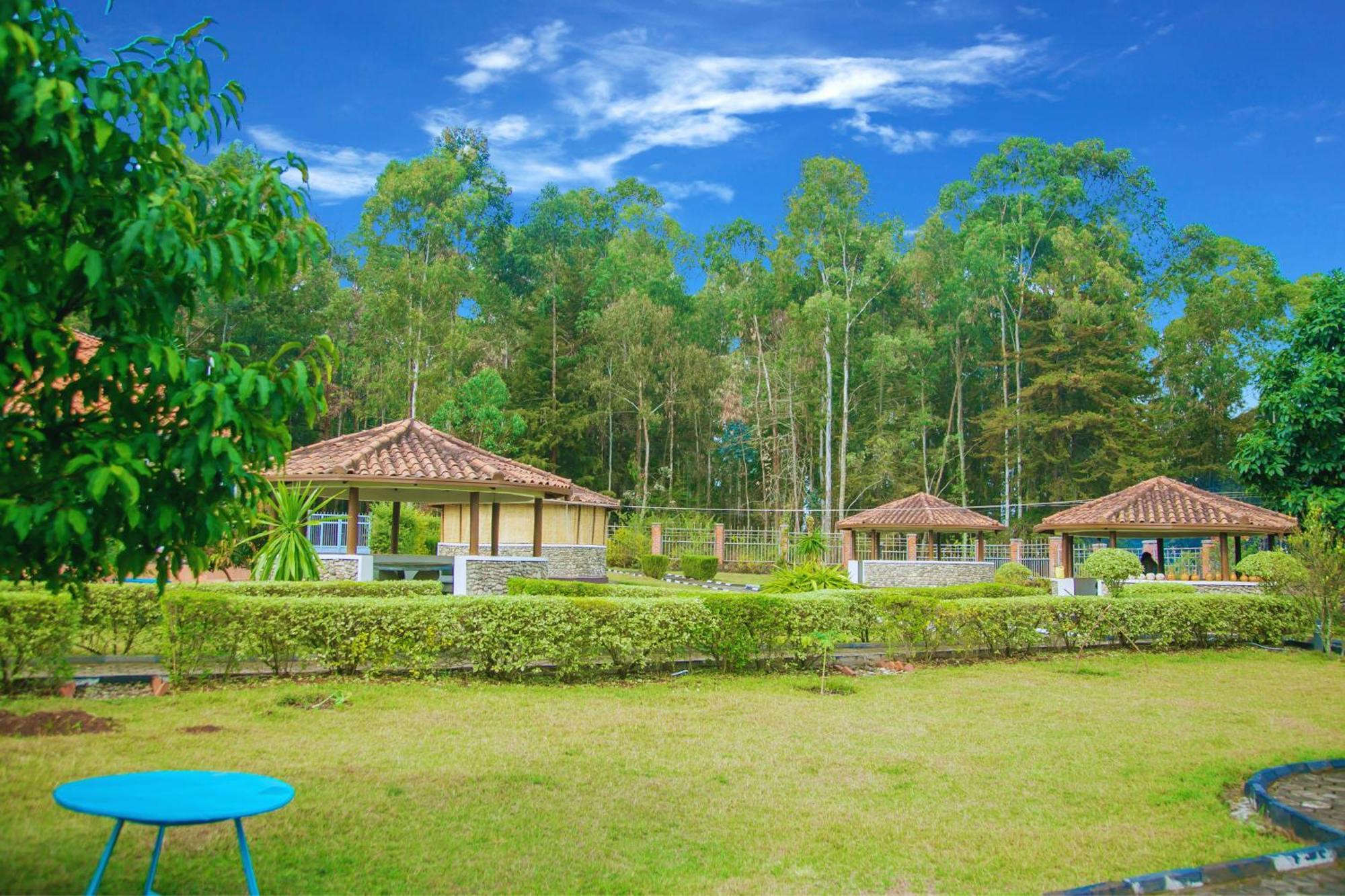 Karisimbi Cave Resort Рухенгери Екстериор снимка