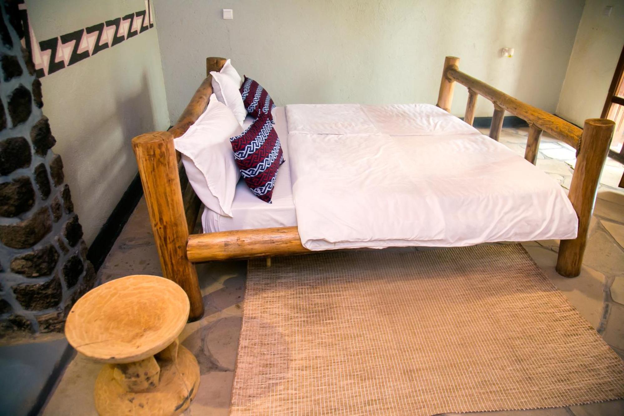 Karisimbi Cave Resort Рухенгери Екстериор снимка