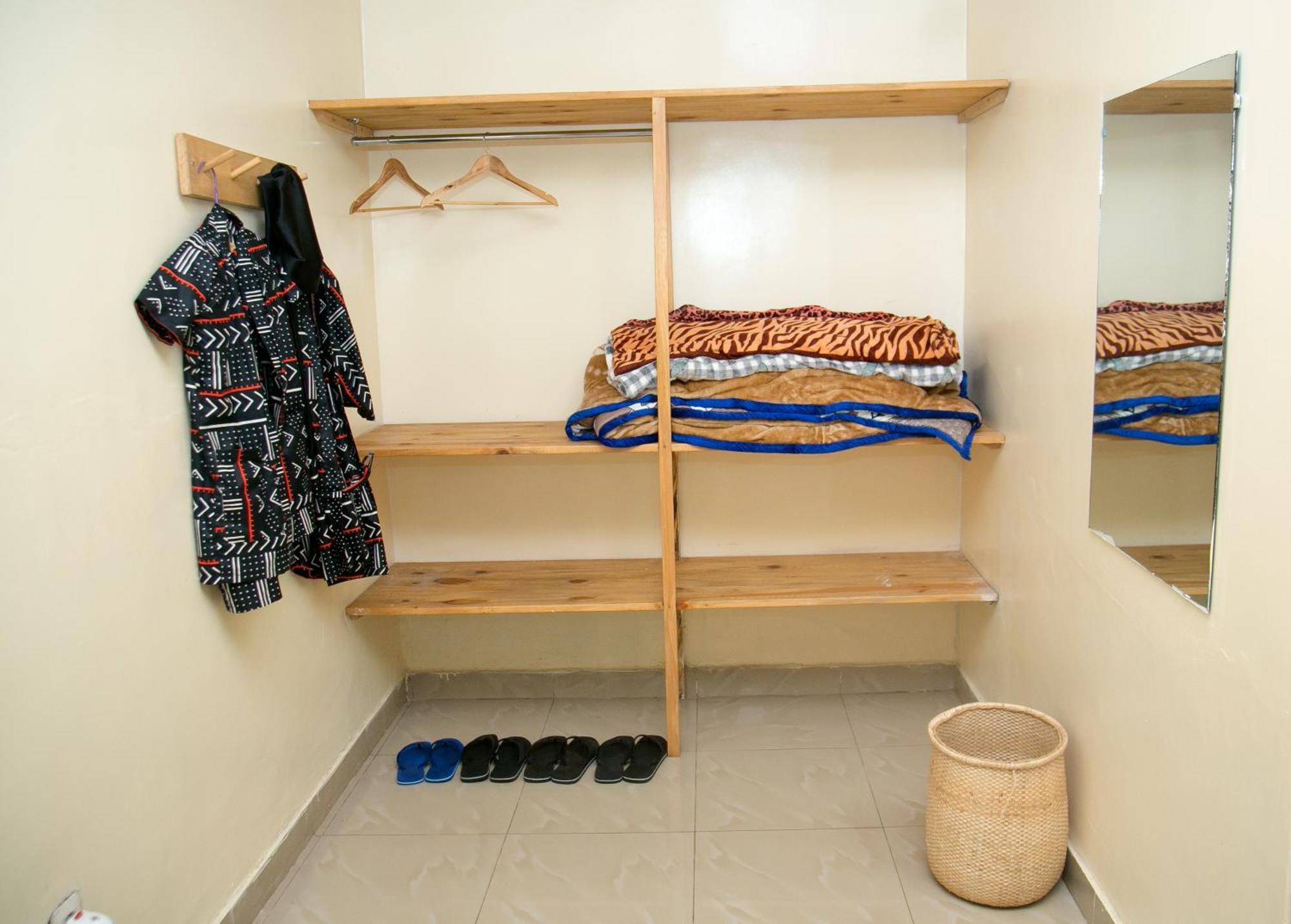 Karisimbi Cave Resort Рухенгери Екстериор снимка