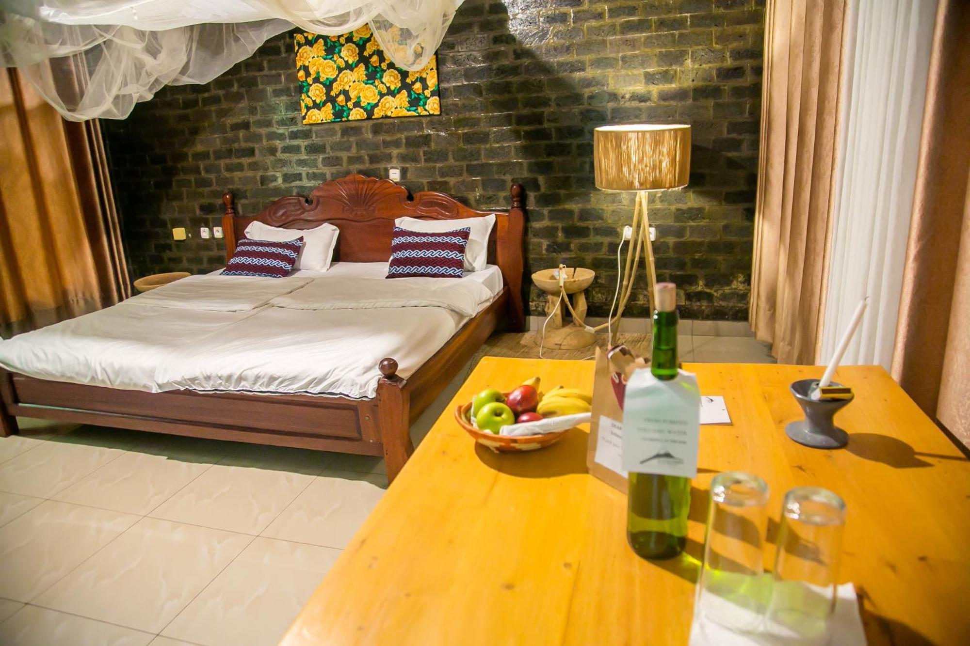 Karisimbi Cave Resort Рухенгери Екстериор снимка