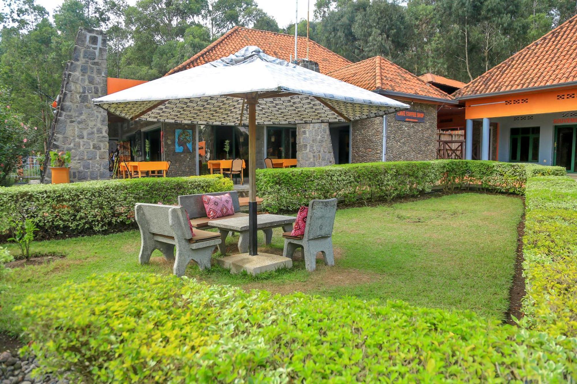 Karisimbi Cave Resort Рухенгери Екстериор снимка
