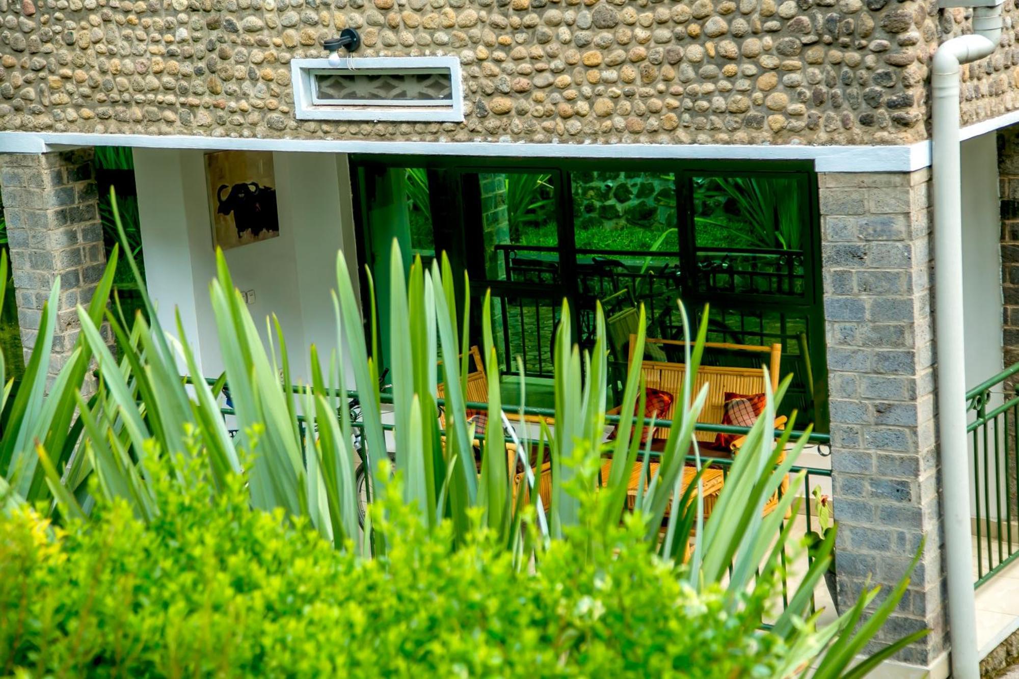Karisimbi Cave Resort Рухенгери Екстериор снимка