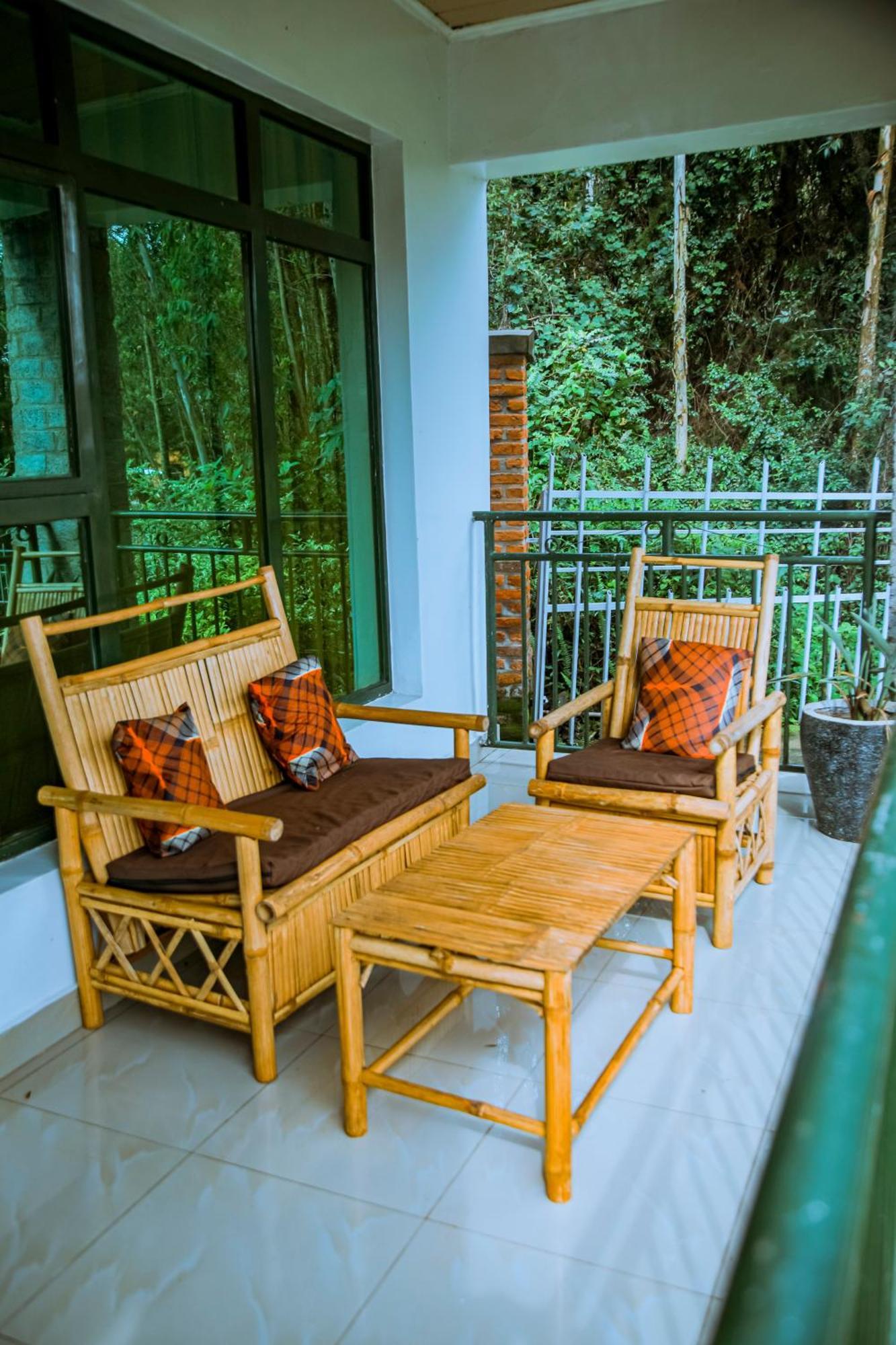 Karisimbi Cave Resort Рухенгери Екстериор снимка